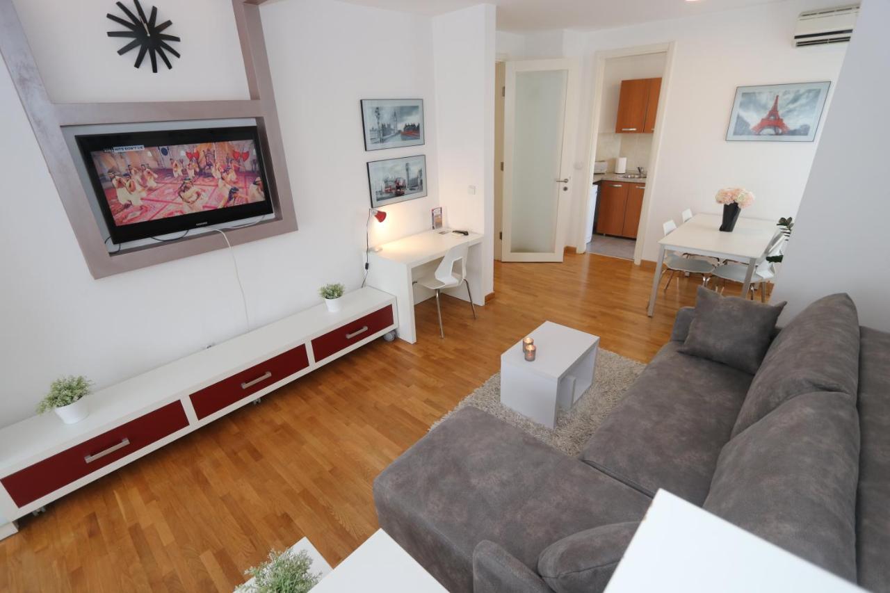 New Belgrade Apartment Belville, Parking 5 Evra Dan Eksteriør billede